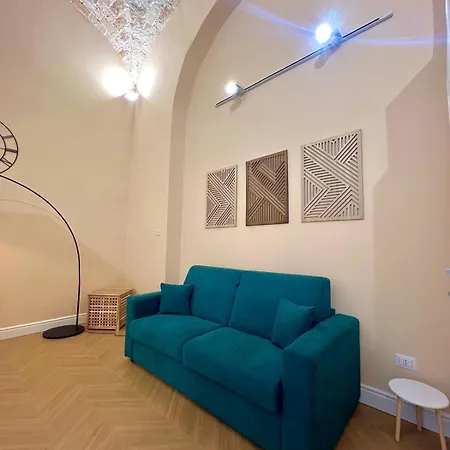 Friends House * Неаполь