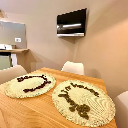 לינה וארוחת בוקר Friends House 4*