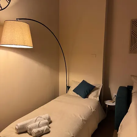 Friends House Naples